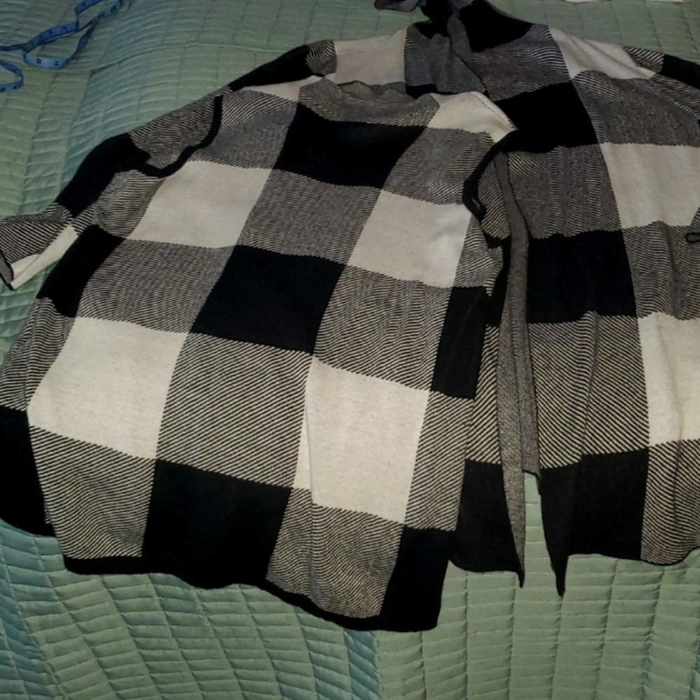 Chico sleeveless sweater with matching hooded cardigan